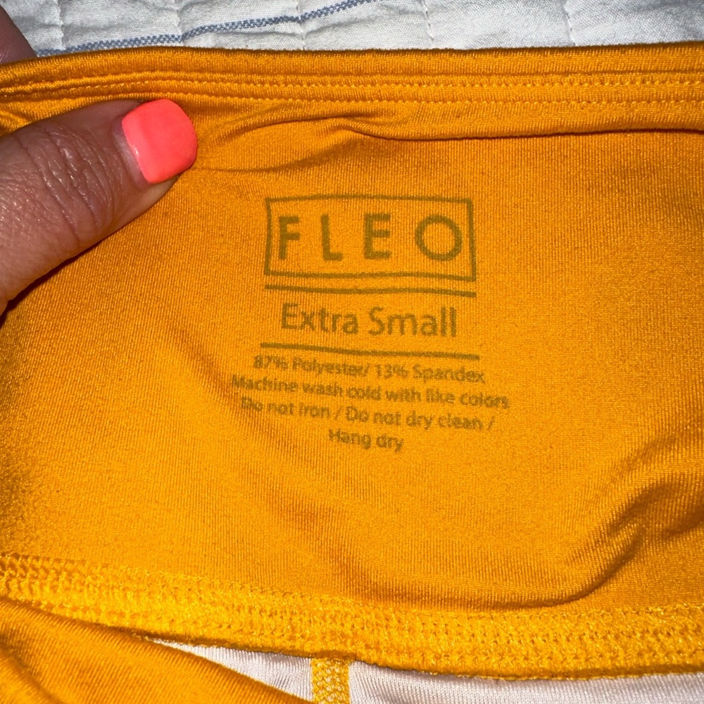 Fleo Rust Rewards Apex Short Xs Euc - image 4